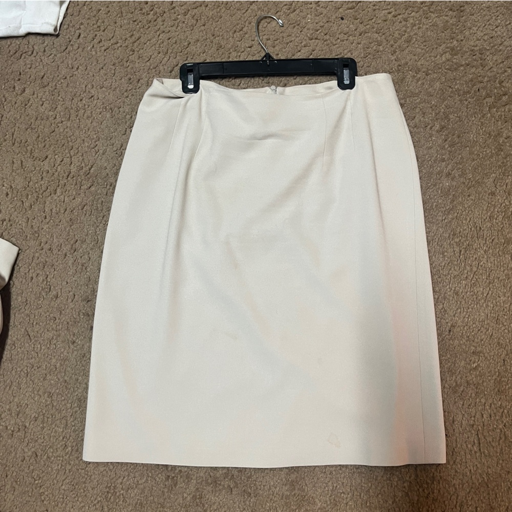 nygard collection creme suit blazer pencil skirt (some damage)